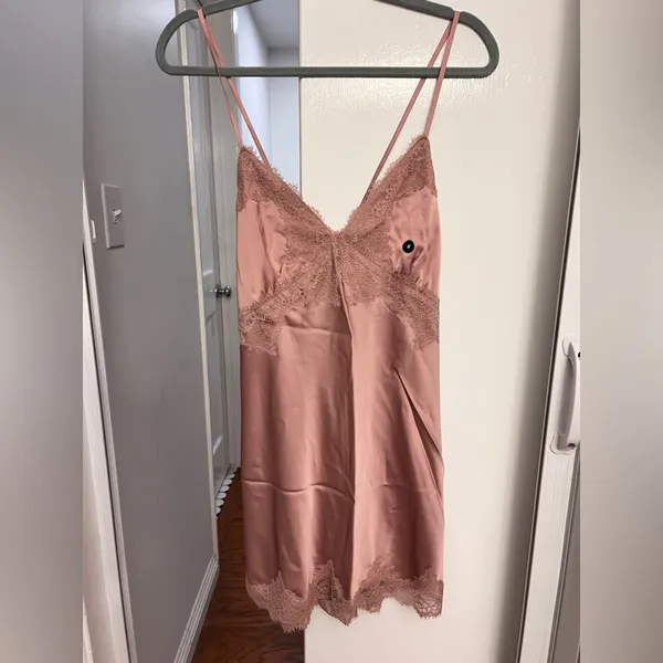 Abercrombie & Fitch Elegant Lace Trim Satin Chemise - Pink M - Image 5
