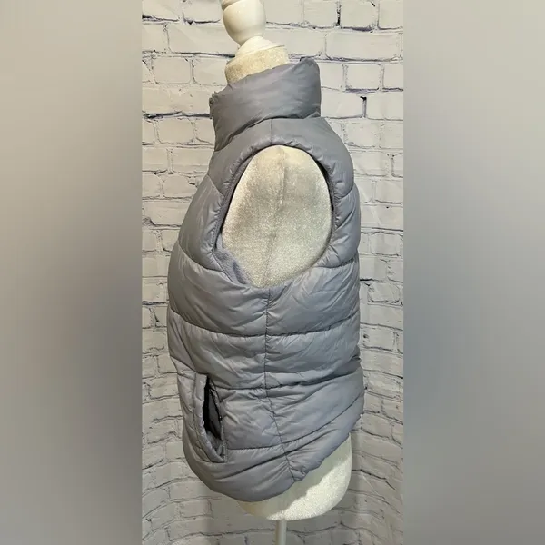 Old Navy gray puffer vest size small - Image 3