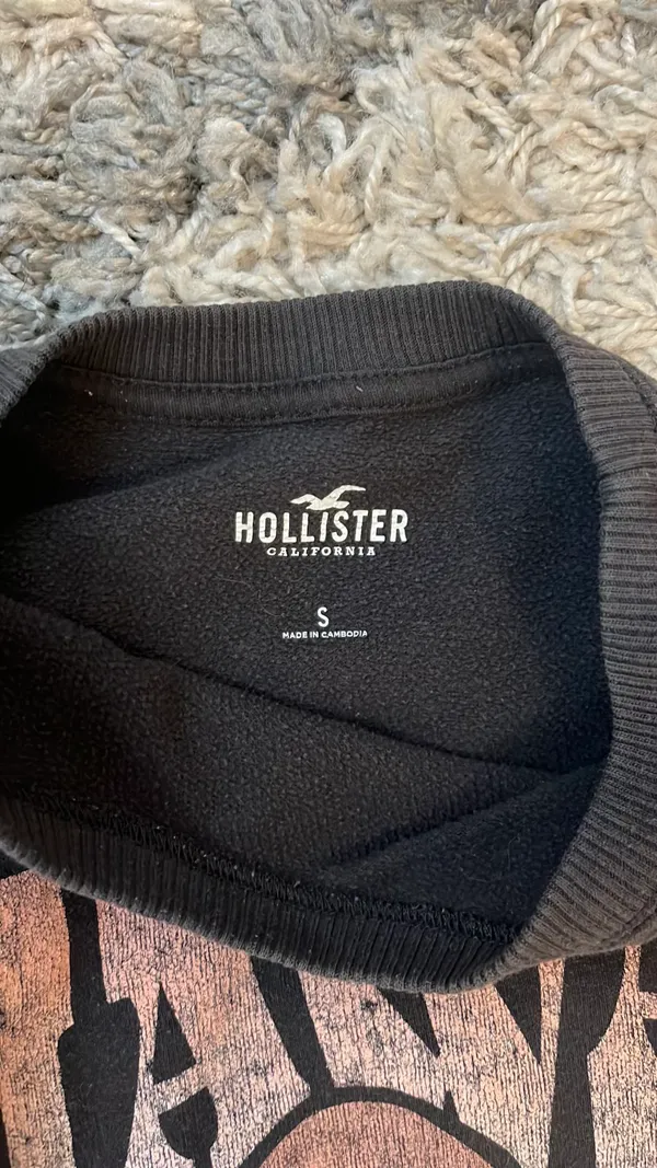 Hollister Hawaii Crew neck - Image 2