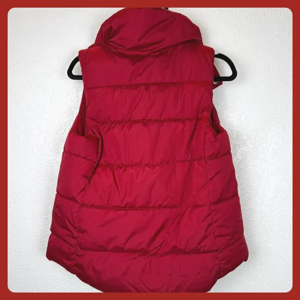 Old Navy Women Red Puffer Vest Quilted Stand‎ Collar Snap Front Size M - Image 2