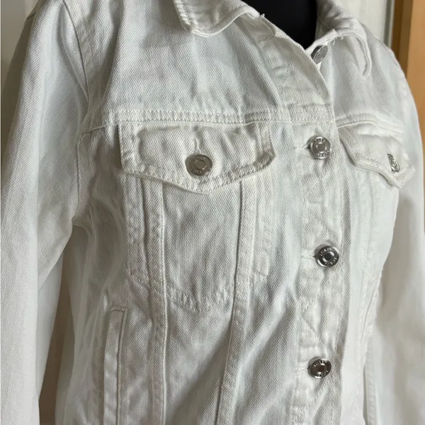 J. Crew Classic White Jean Jacket size Small 100%cotton sold out online - Image 3