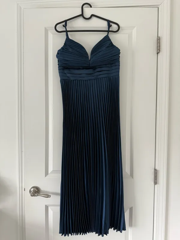 Navy Lulus Formal Dress  - Image 3