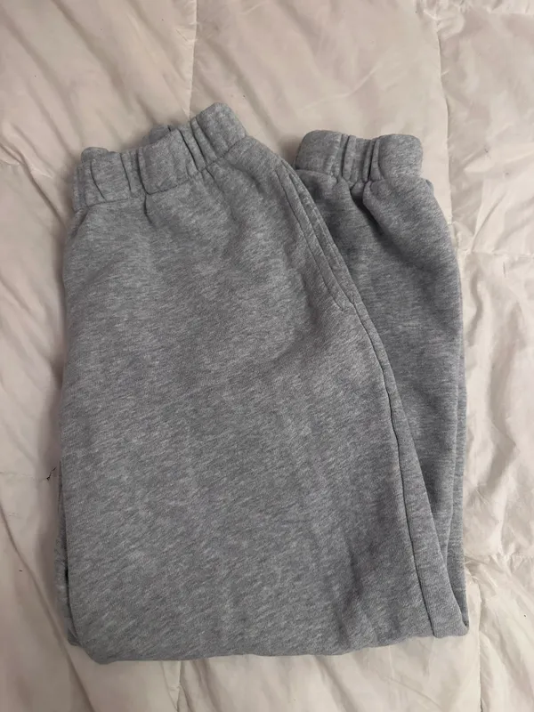 Brandy Melville Grey   Rosa heathered sweatpants - Image 4