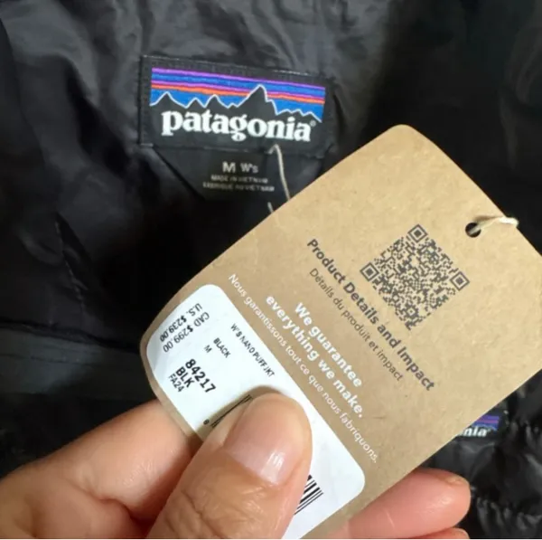 Patagonia Women’s Nano Puff Jacket Black Size Medium - Image 6