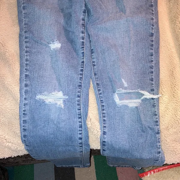 🔹 4 for $30 Levi Strauss Signature Gold Totally Shaping Skinny Jeans, Size 4 - Image 3