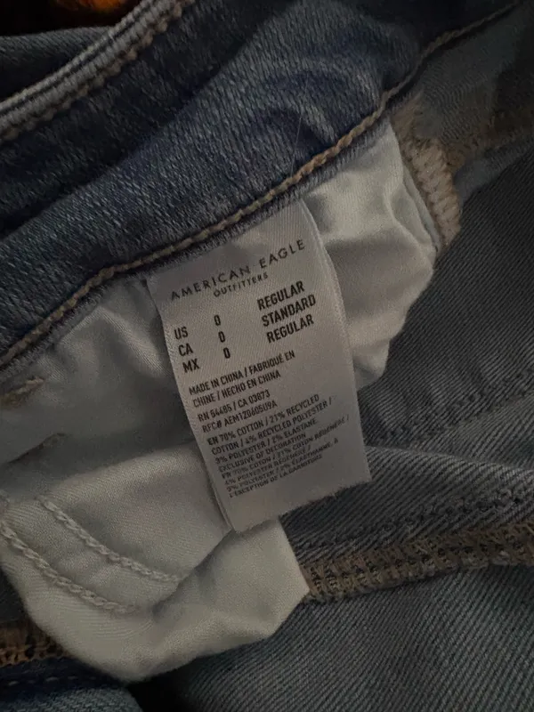 American Eagle Jeans - Image 3