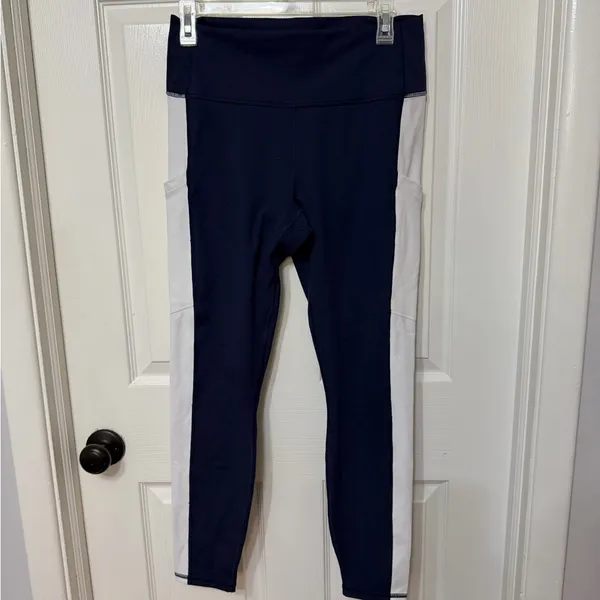 FABLETICS On-The-Go PowerHold High-Waisted pocket Legging navy white large‎ - Image 2