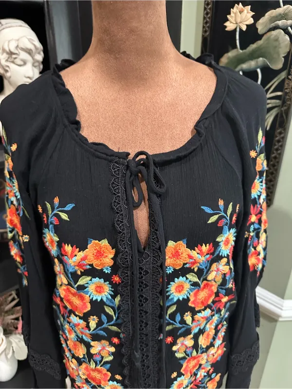 Savanna Jane Embroidered Boho Blouse – Size M – Black with Multicolor Floral - Image 2