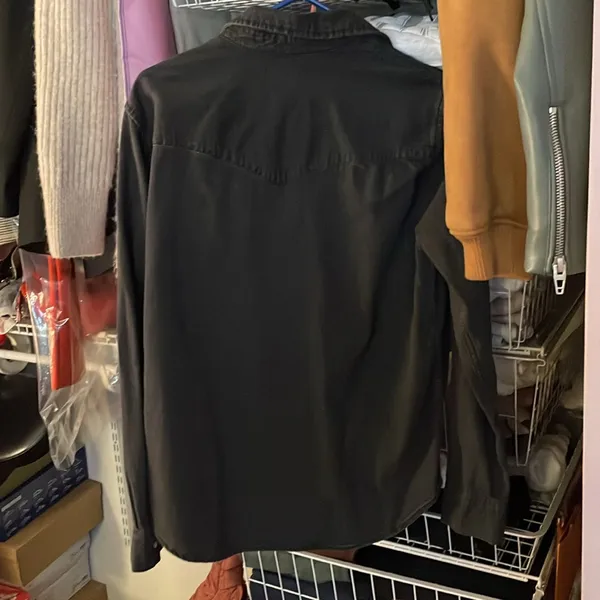 Levi’s Essential Western Top in Night is Black 2 - Image 3