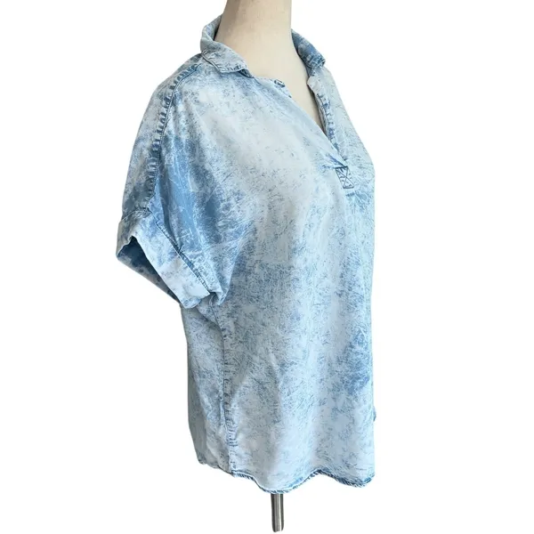 Thread & Supply Acid Wash Denim Look Tunic Top Lt Blue Short Sleeve V-Neck Relax - Image 6