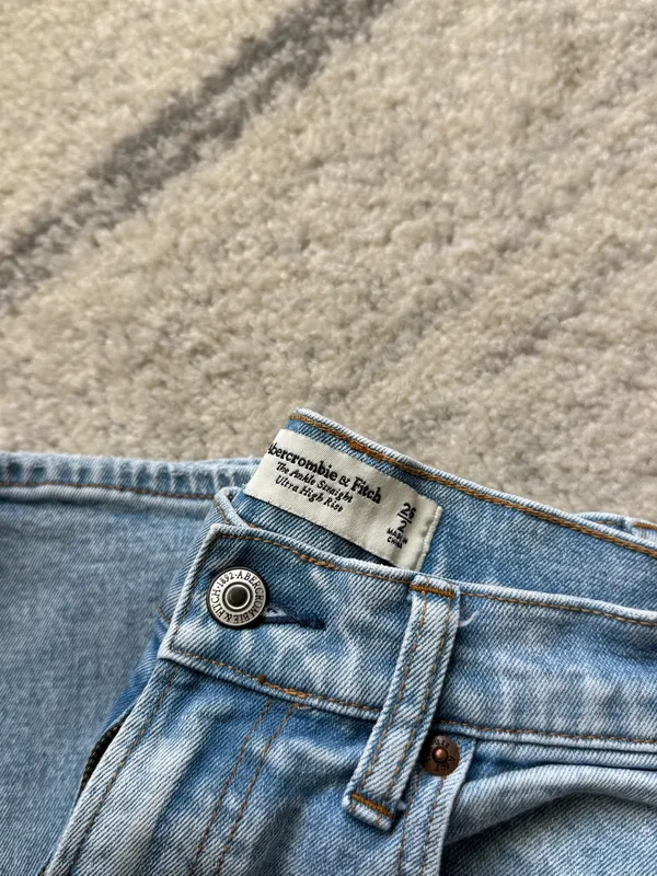 Abercrombie High-Rise Jeans Straight - Image 2