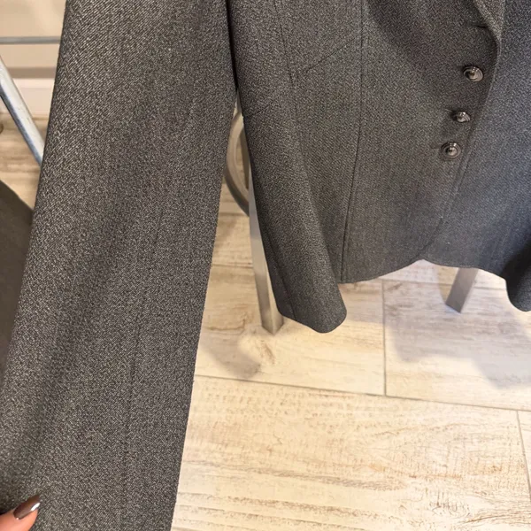 Tahari Arthur S. Levine Women’s Blazer Gray Size 10 - Image 4