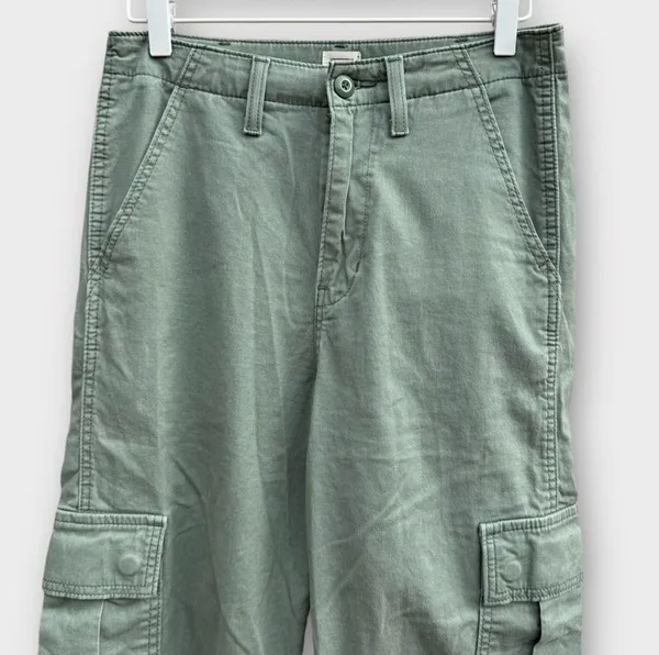 Levi’s High-Waisted Cargo Joggers - Image 5