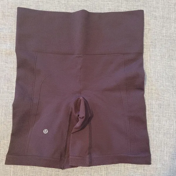 Lululemon Compression shorts - Image 5