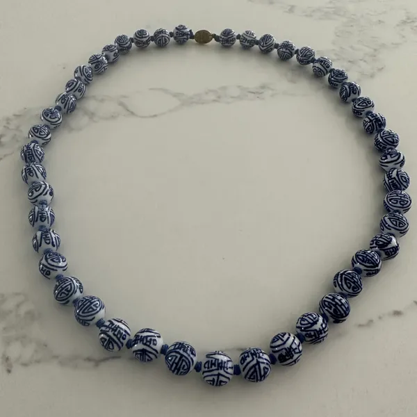 Anthropologie Vintage Chinoiserie Hand Knotted Beaded Necklace in Blue and White - Image 4
