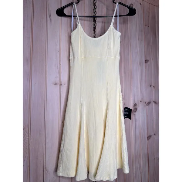NWT Lulus Simply Pretty Washed Yellow Ribbed Pleated Sleeveless Mini Dress Sz M - Image 4
