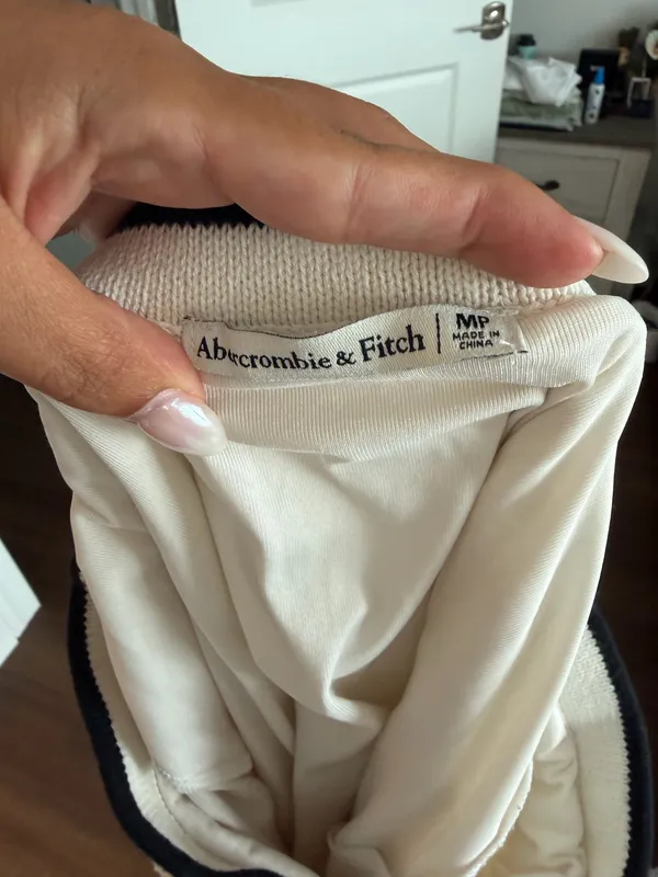Abercrombie and Fitch White and Black Crochet Set - Image 5
