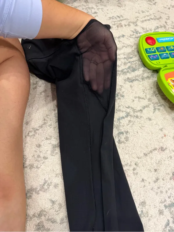 Lululemon Black Mesh Detail Leggings 29” Inseam Size 6 - Image 6