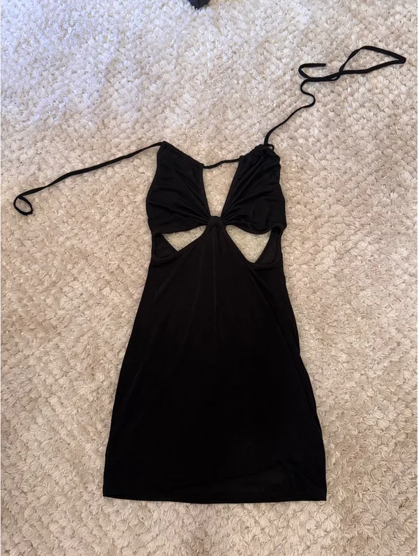 Amazon Cut-Out Bodycon Dress Black - Image 3
