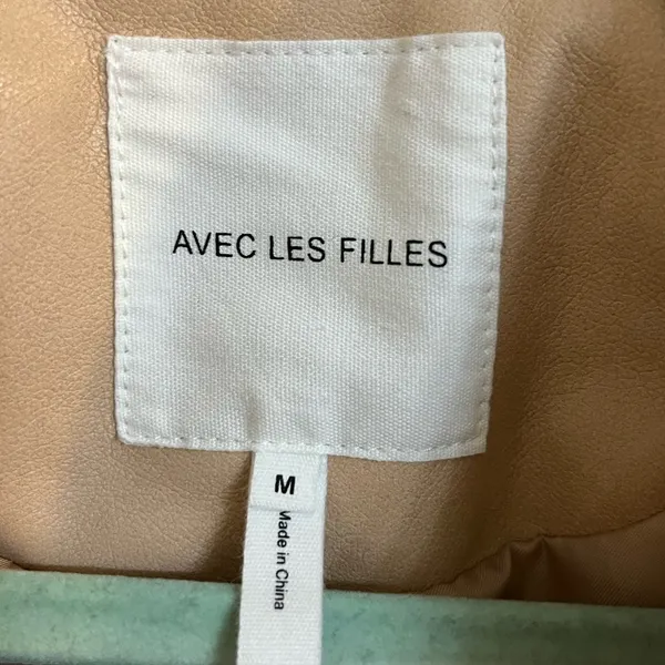 NWT Women's Faux-Leather Fitted Blazer Size M - Image 5