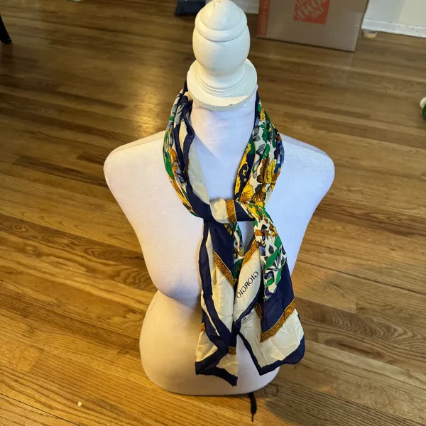 Giorgio Stella Silk Scarf‎ Navy Blue Cream Gold Heraldic Lion Crest Square 31x31 - Image 7