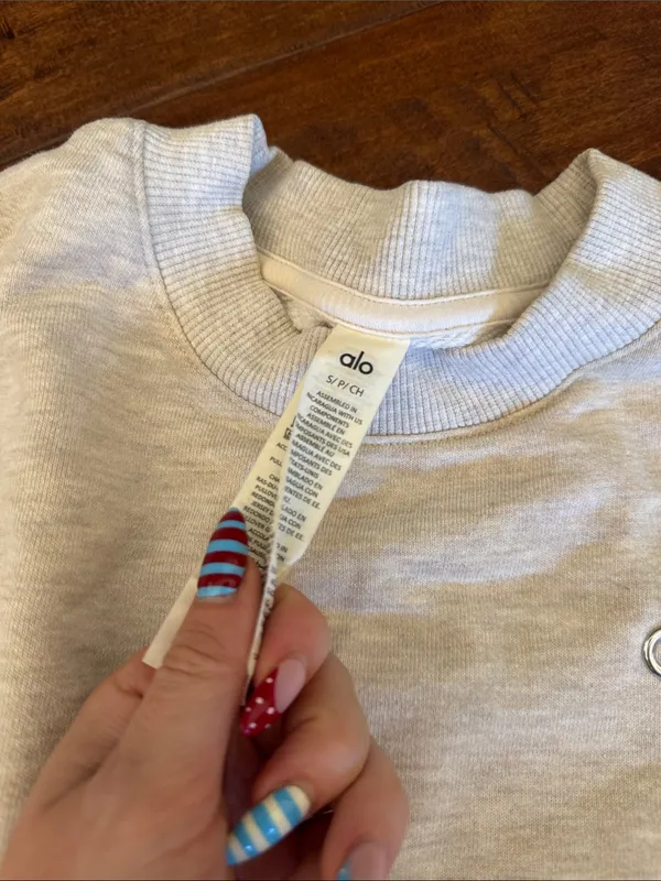 ALO Yoga Women’s Crewneck Sweatshirt - Image 3