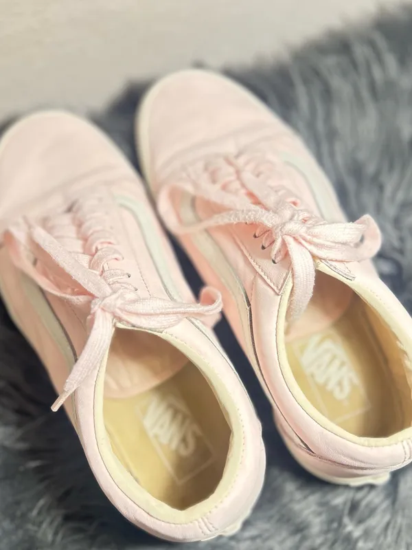 Vans Old Skool Low Top Sneakers in Pale Pink with White Stripe Sneaker Size 8.5 - Image 8