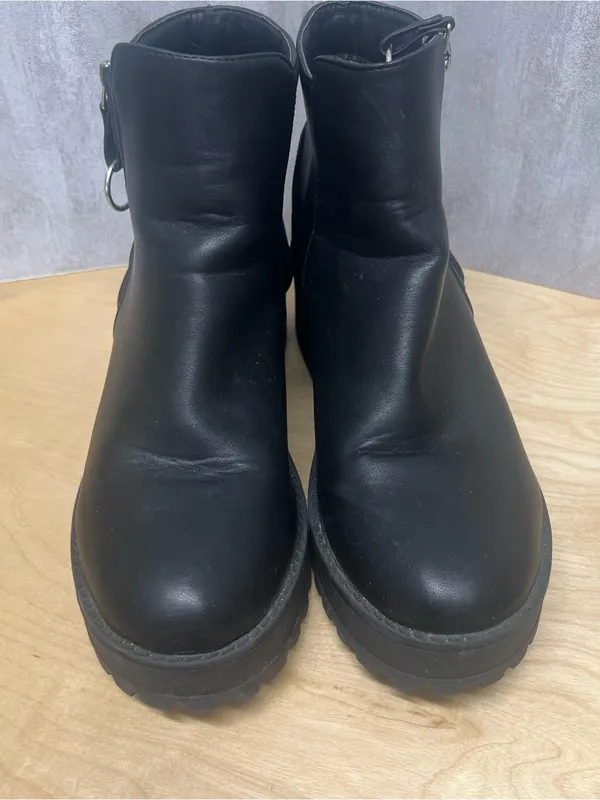 Qupid Lug Sole Boots size 12 - Image 4