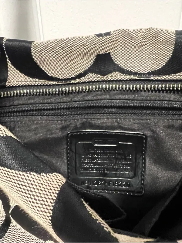 Coach Black and Gray Signature Canvas Shoulder Bag with Adjustable Strap - Image 7
