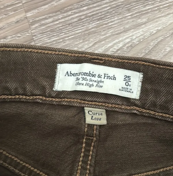 Abercrombie The 90s Straight Leg Ultra High Rise Curve Love Jeans - Image 6