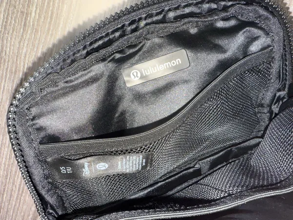New Disney Parks Lululemon Mickey Everywhere Belt Bag Fanny Pack Black Strap✨ - Image 4