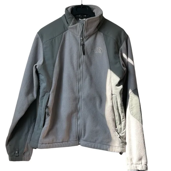 The North Face women’s fleece jacket small - Image 2