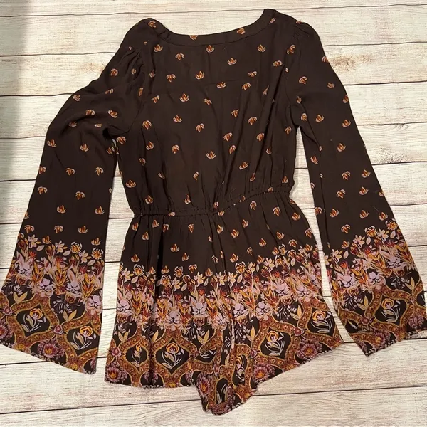 Urban Outfitters UO Ecote Helena Printed Long-sleeve Romper Size Medium - Image 4