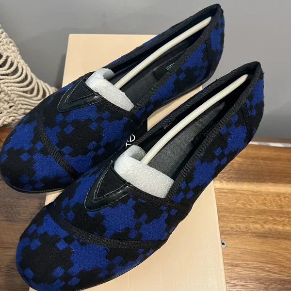 Theme Blue Cobalt and Fushia Bundle With Black Loafers Flats Size 9.5 Bundle - Image 3