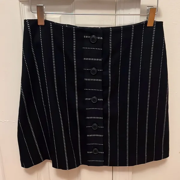 WOMEN'S COLLECTION - Image 2