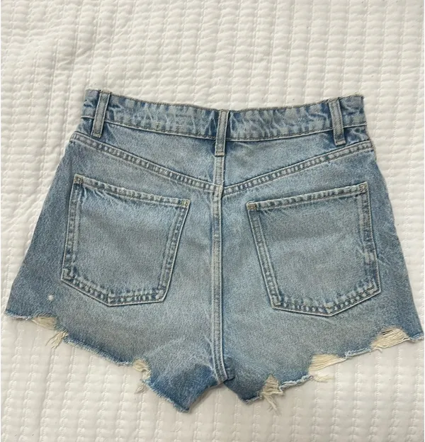 ZARA High-Waisted Shorts Denim Distressed - Image 2