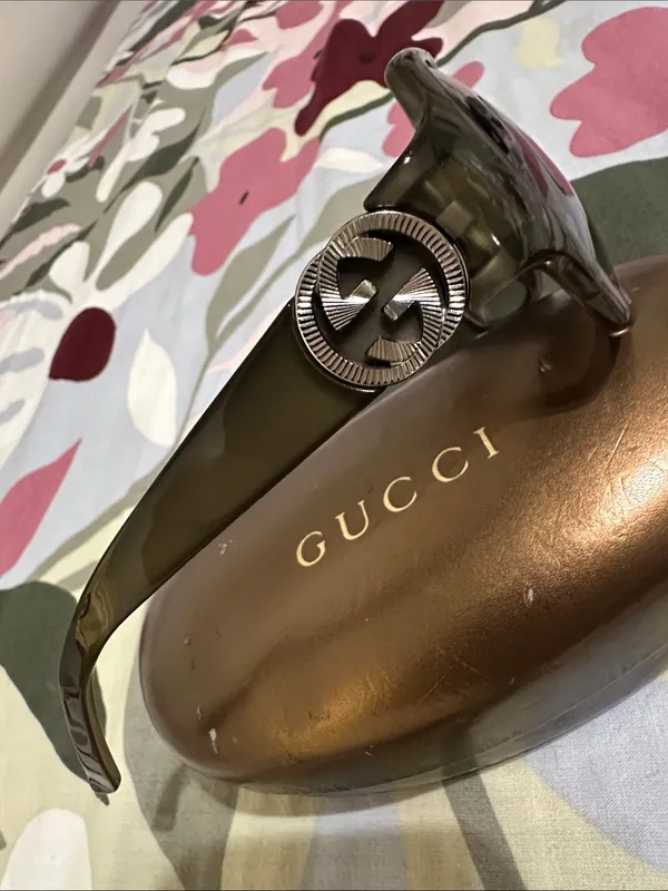 Gucci Women's Oversized Gray Gradient Sunglasses - Image 4