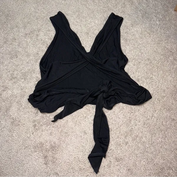 Women’s SHEIN Black Cross Tie/Open back Crop Tank Size: M - Image 2