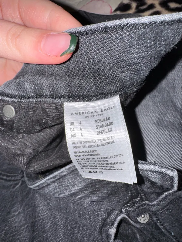 American Eagle Baggy Jeans - Image 4