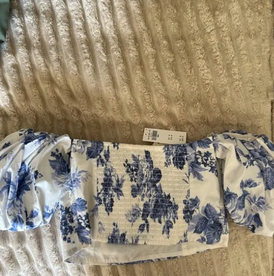 Abercrombie Poplin Off the Shoulder Blue Floral Puff Sleeve Top NWT Size S - Image 4