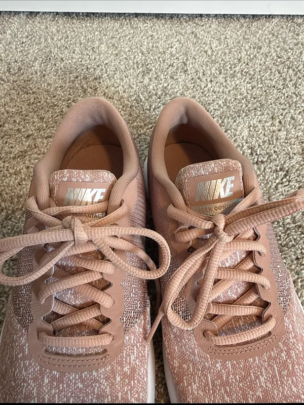 Women’s Nike - Image 3