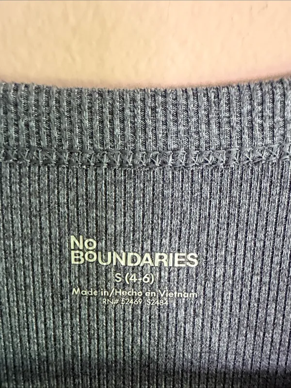 No Boundaries Women's Long Sleeve Crewneck Top - Gray - Image 2
