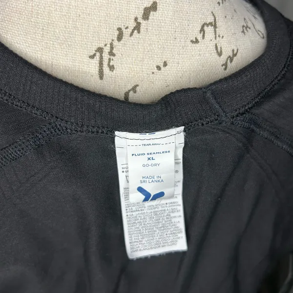 Women's XL Old Navy Fluid Seamless Fitted T-Shirt - Image 5