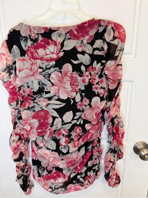 White House Black Market Coquette Floral Dainty Sheer Blouse Top, Sz Medium - Image 2