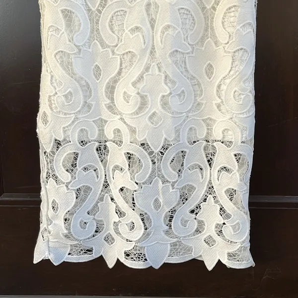 EUC BARDOT Lina Lace Shift Dress White Size 6 - Image 9