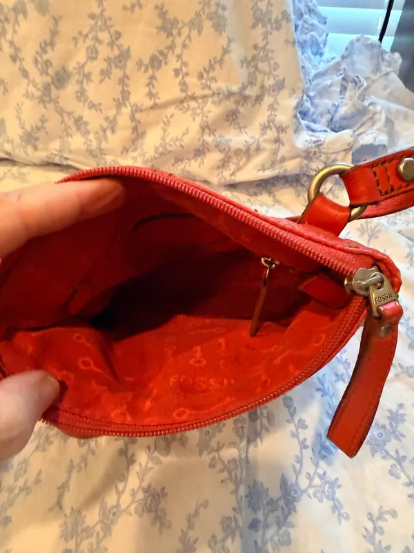 Fossil Crossbody - Image 6