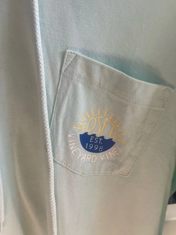 Vineyard Vines Hooded Long Sleeve - Image 4