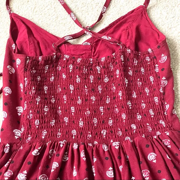 Hollister Red Print Dress Crossback Straps - Image 5