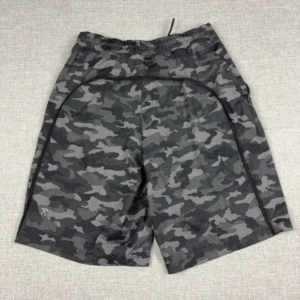 Lululemon Pace Breaker Shorts Mens Small Black Camo Athletic‎ 9 Inseam - Image 2