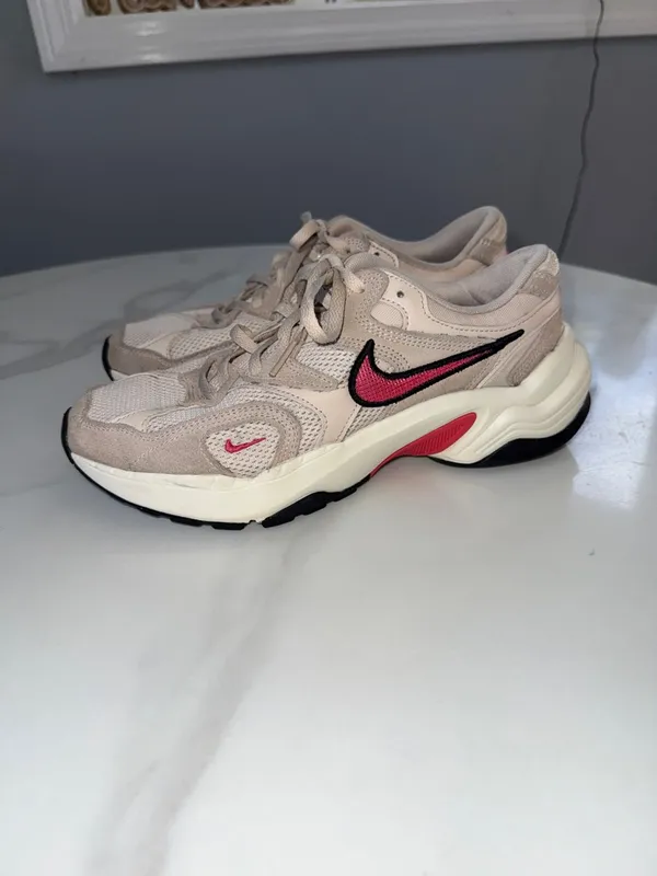 Nike Women’s Cream Mesh Sneakers with Pink Swoosh - Image 5